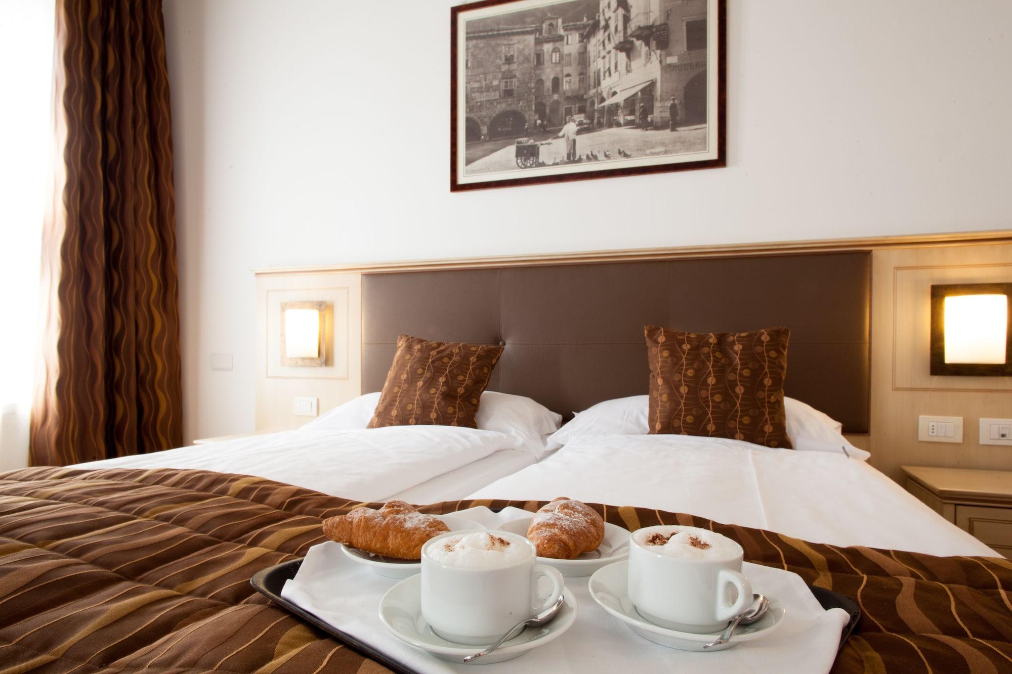 Hotel Portici - Romantik & Wellness 加尔达湖滨 外观 照片
